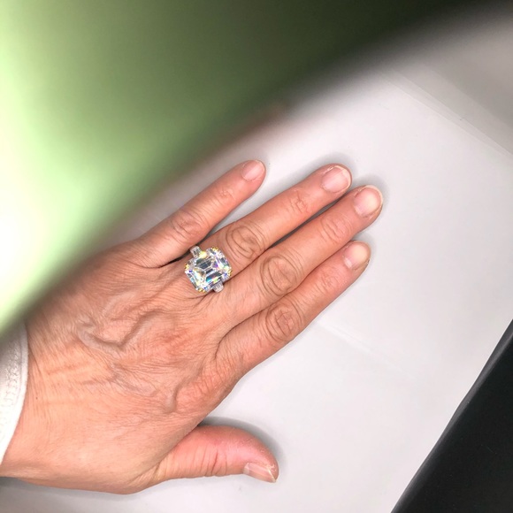 Cocktails Ring!S/S, white cushion zircon 1.5x1.5cm - Picture 9 of 9